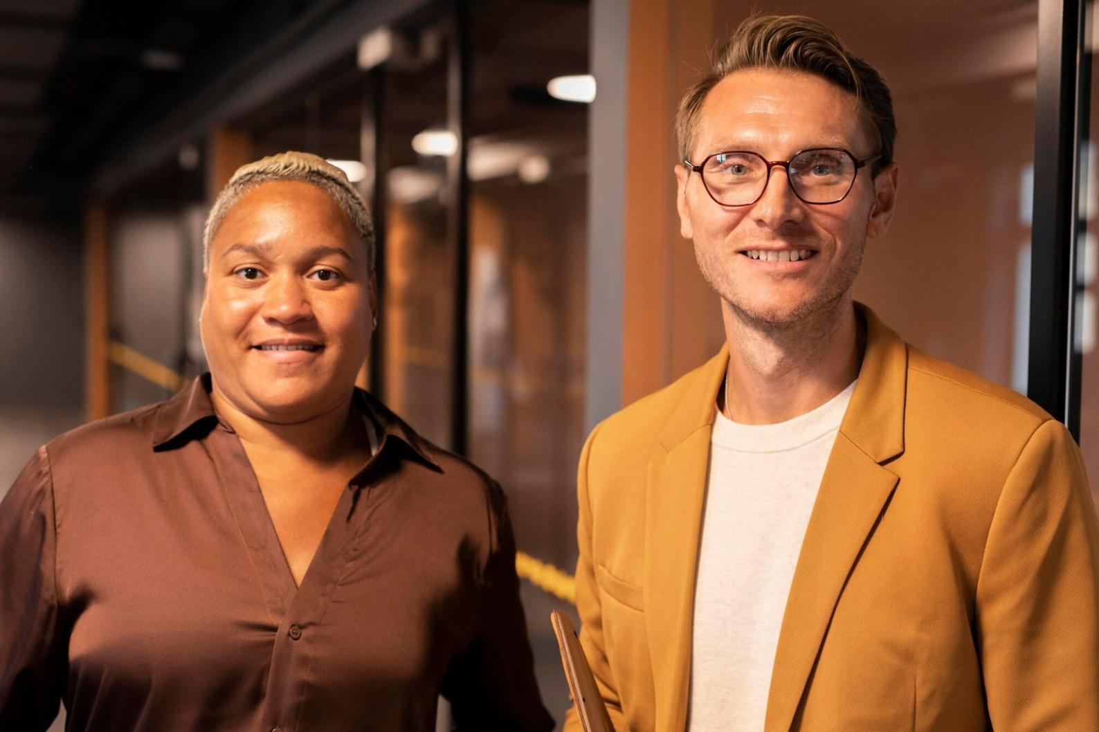 Coach che utilizzano strumenti di formazione interattivi